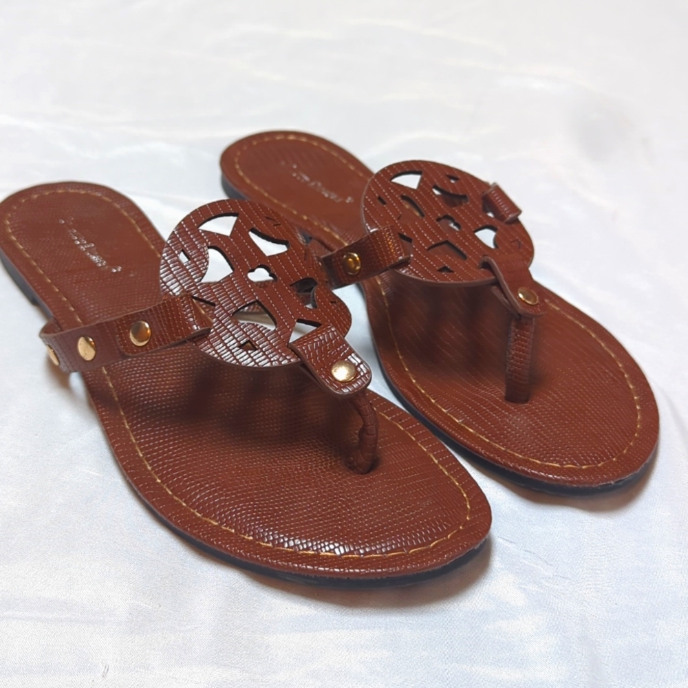 Pierre Dumas T-strap Cut Out Circle Vacation Beach Thong‎ Flip Flop Sandals